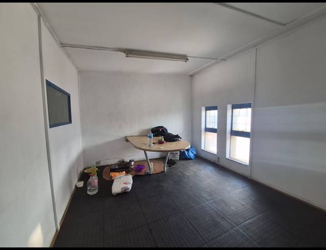 130M² WAREHOUSE TO LET IN ALRODE SOUTH
